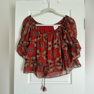 Miss off the shoulder or on shoulder printed top